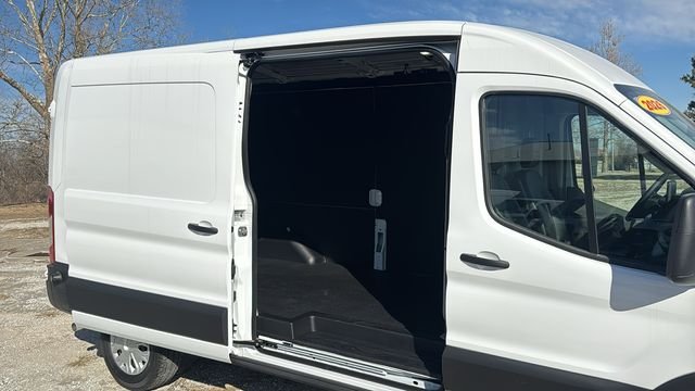 New 2026 Oxford White Ford Cargo Van image 23