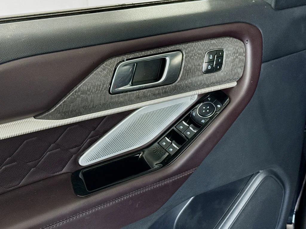 Certified Used 2025 Agate Black Metallic Ford Platinum image 21