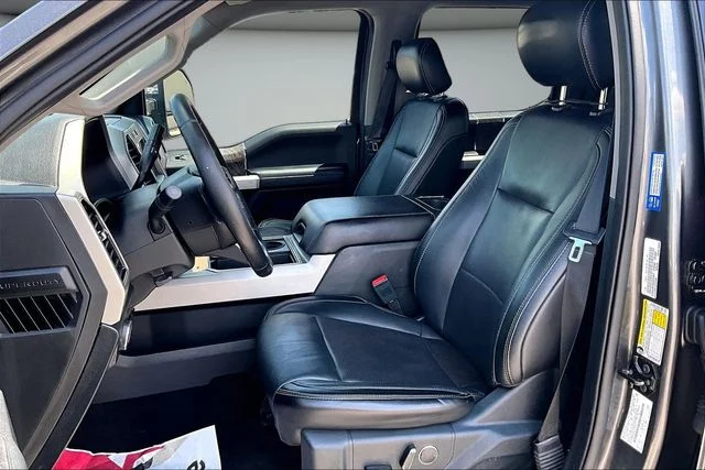 Used 2019 Magnetic Metallic Ford Lariat image 22