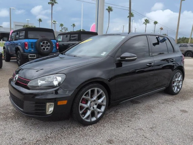 Used 2014 Black Volkswagen  image 8