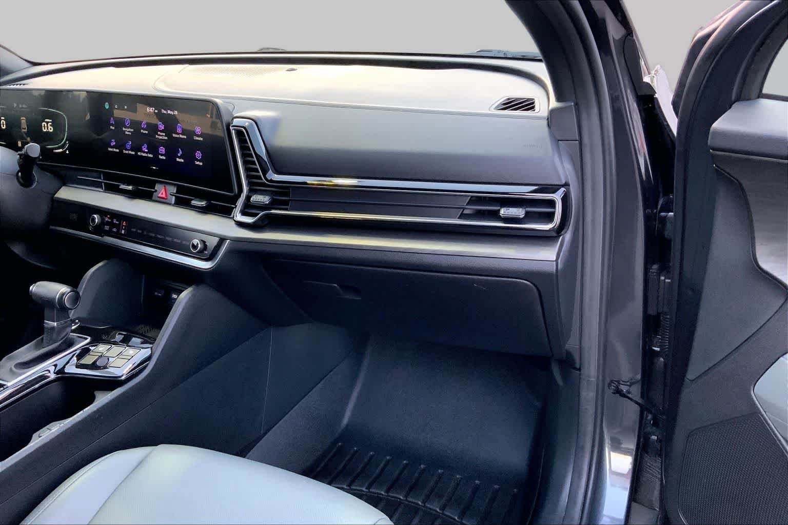 Used 2023 Gravity Gray Kia X-Line image 18