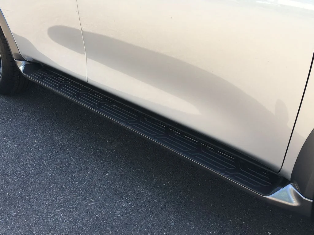 Used 2020 Silver Nissan SL image 11