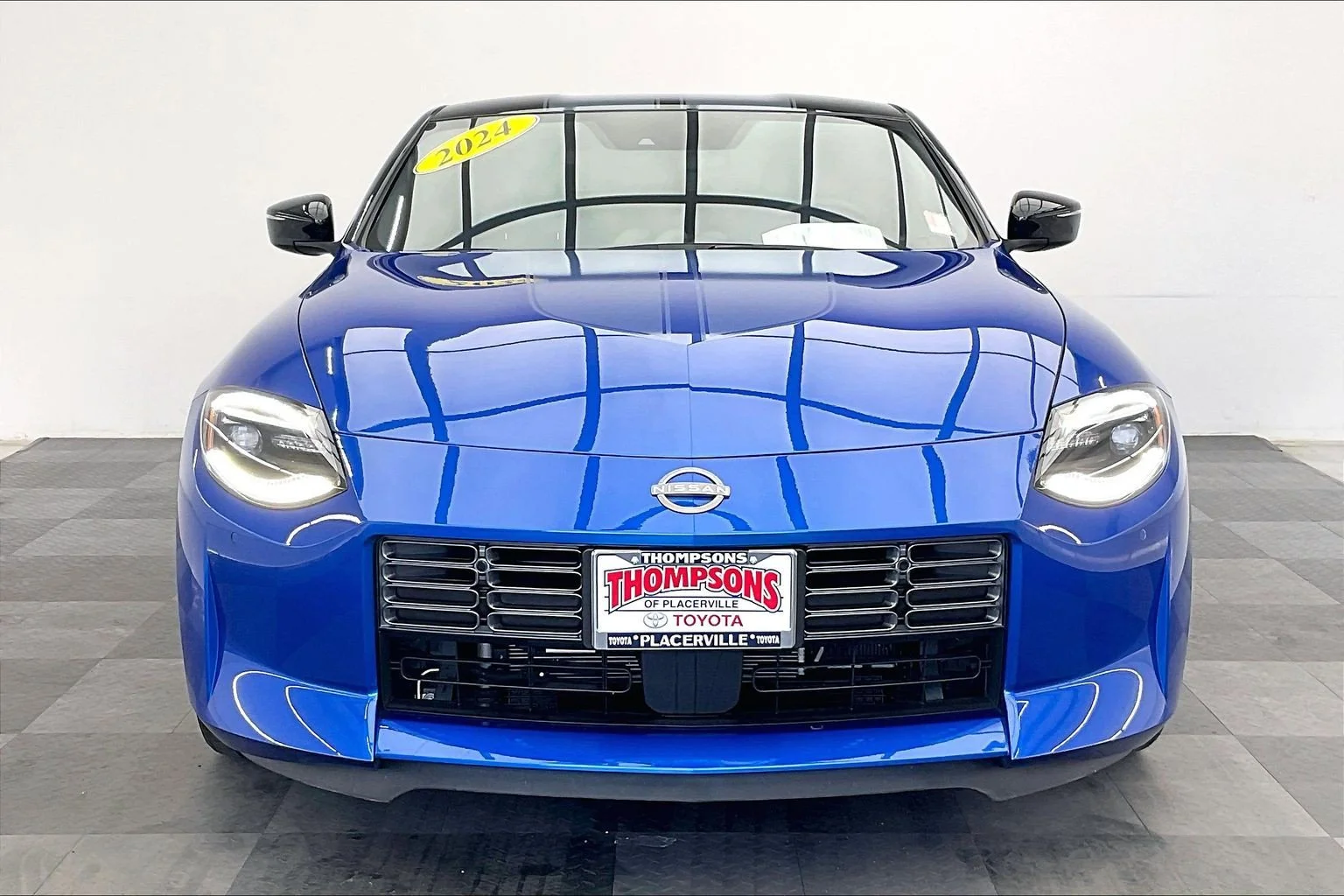 Used 2024 Seiran Blue Metallic/Super Black Nissan Performance image 2