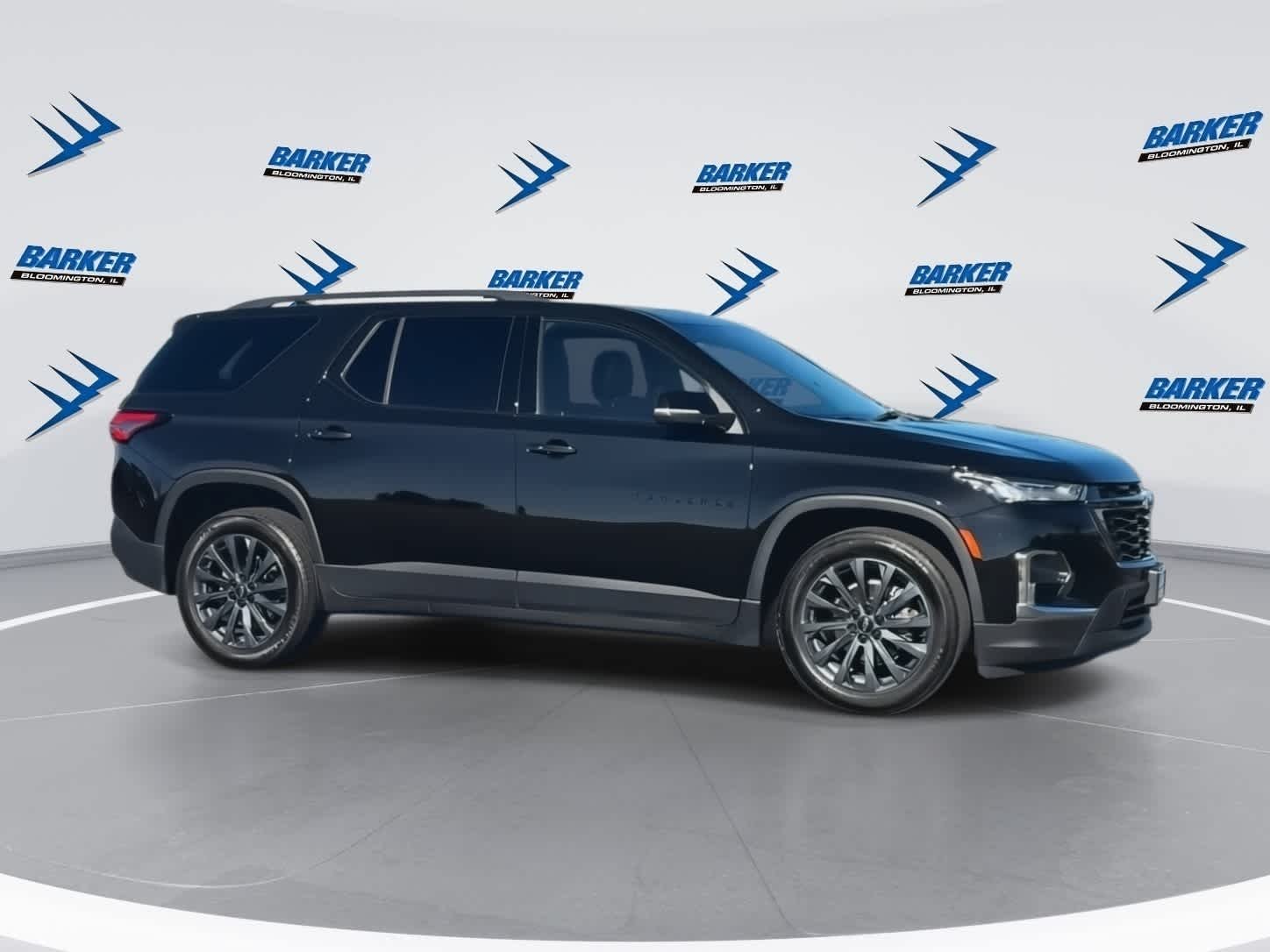 2023 Chevrolet Traverse RS photo 2