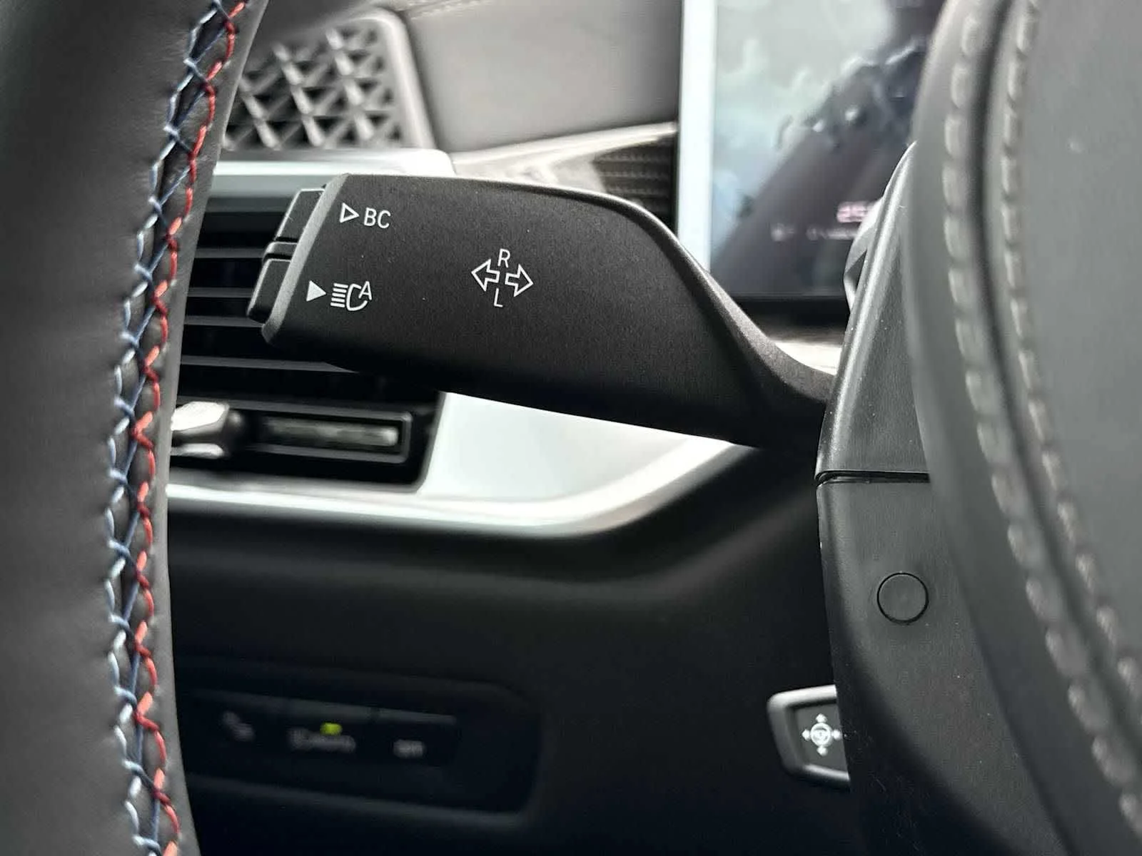 New 2026 Mineral White Metallic BMW M60i image 29