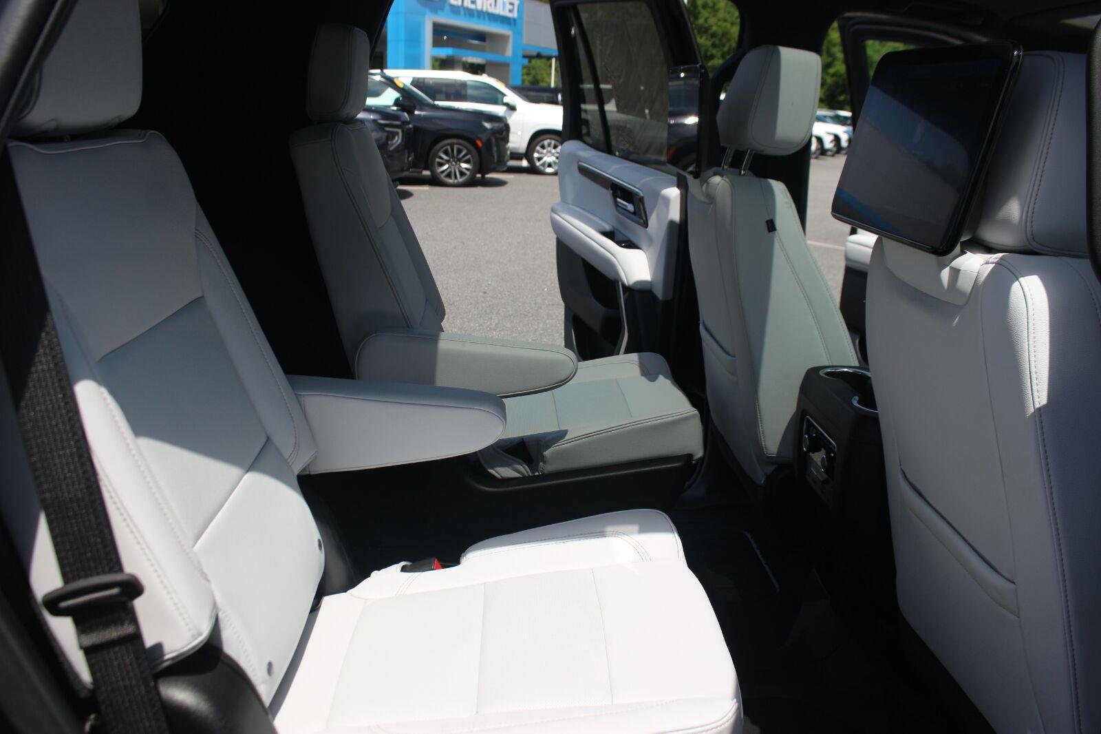 Used 2025 Black Chevrolet Premier image 41