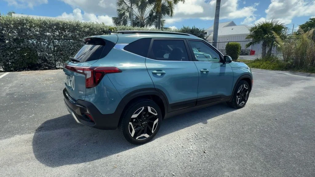 Used 2024 Blue Kia SX image 8