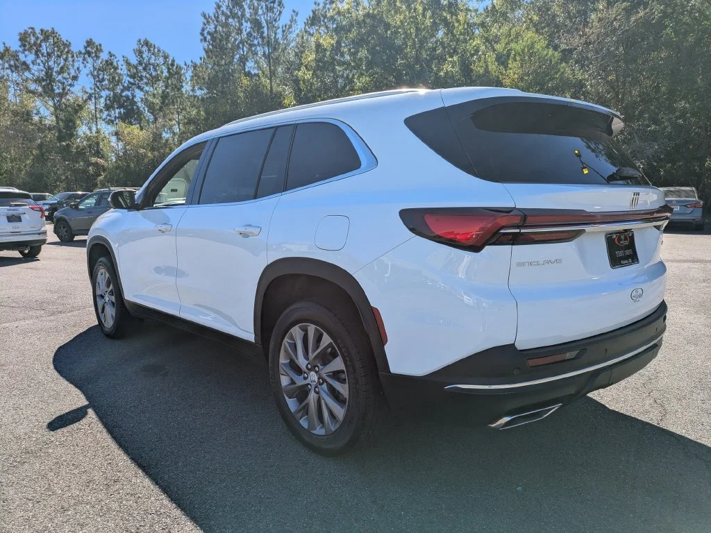 Used 2026 White Buick Preferred image 6