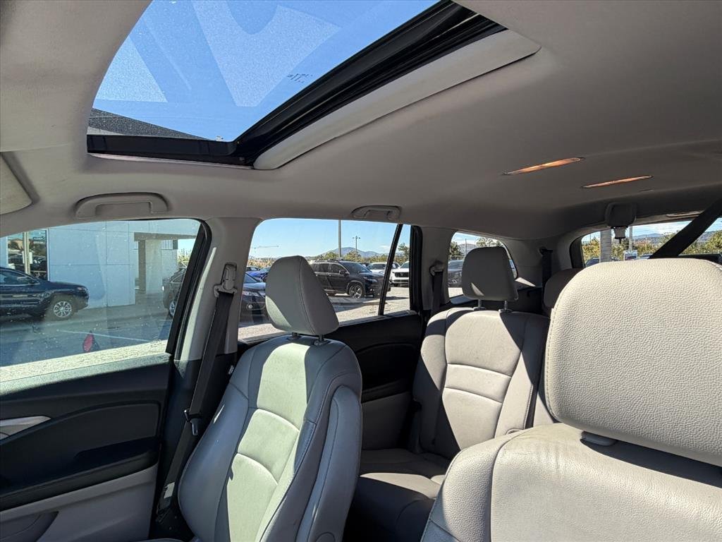 Used 2016 Crystal Black Pearl Honda EX-L image 9