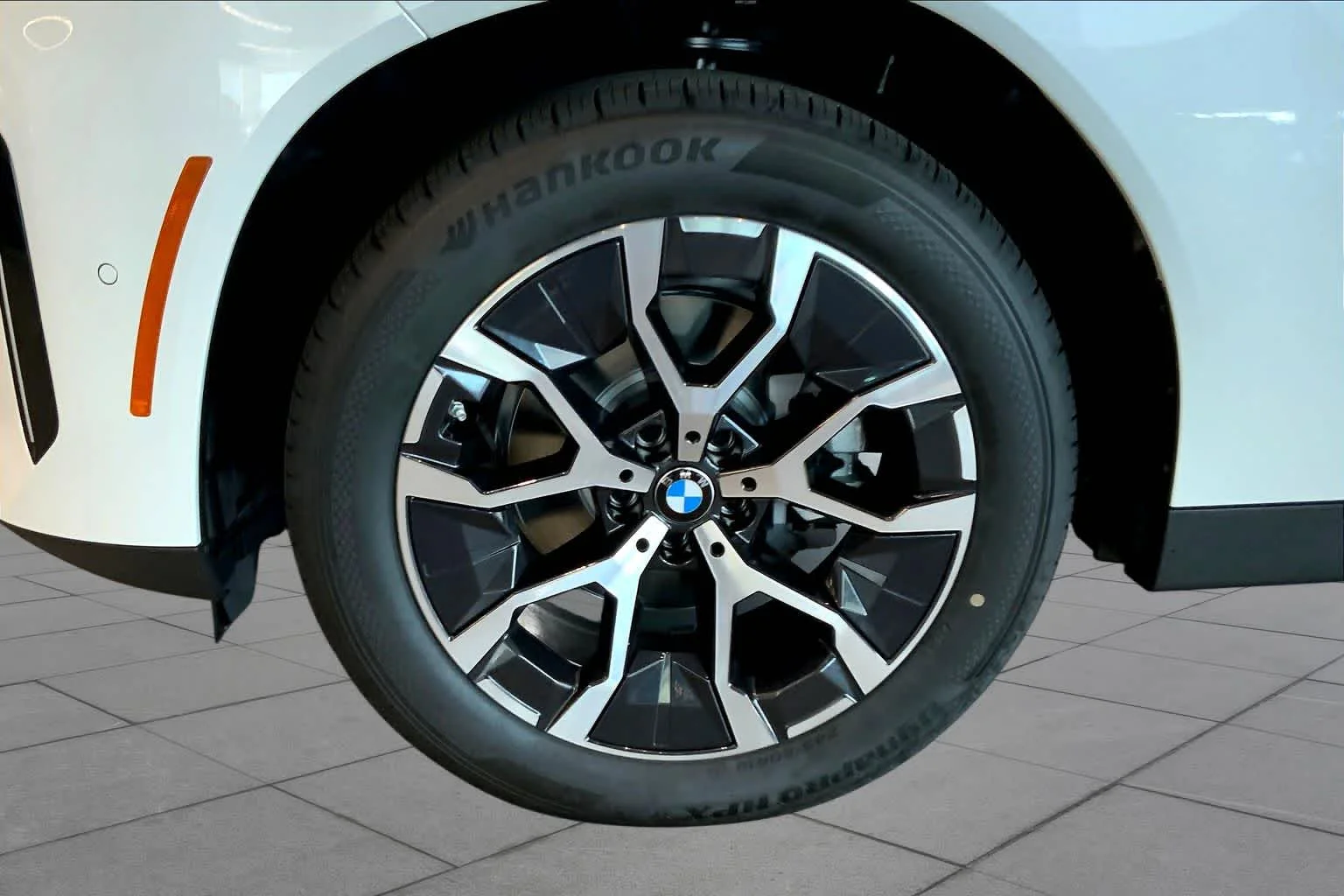 New 2026 Mineral White Metallic BMW 30 xDrive image 12