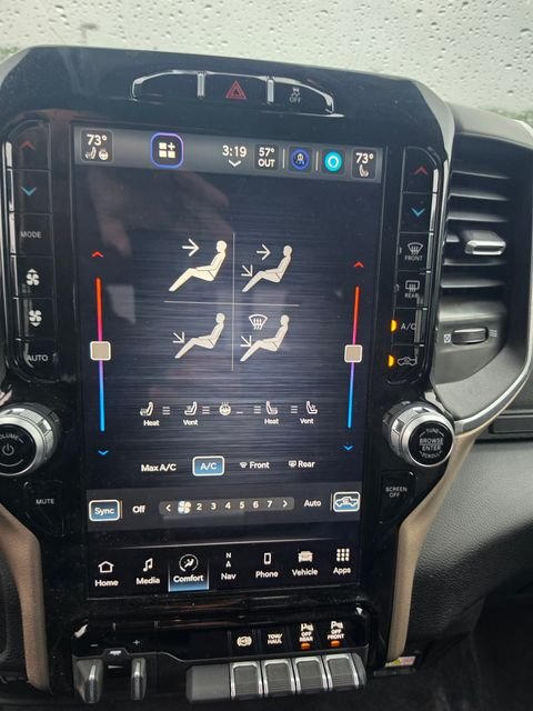 Used 2024 Silver Ram Laramie image 19