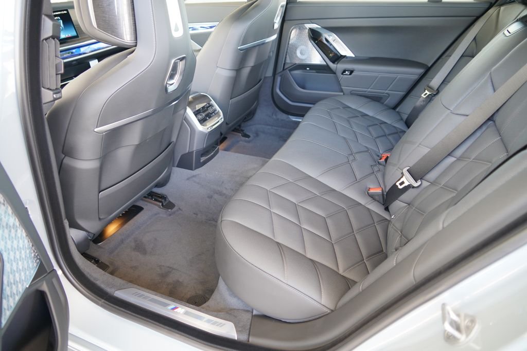 New 2026 Brooklyn Grey Metallic BMW 760i xDrive image 18