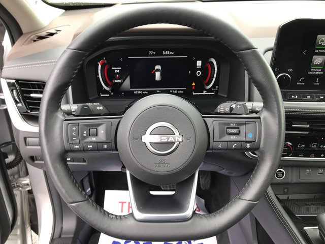 Certified Used 2022 Brilliant Silver Metallic Nissan Platinum image 15