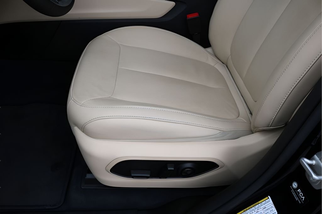 Used 2023 Black Jeep Limited image 13