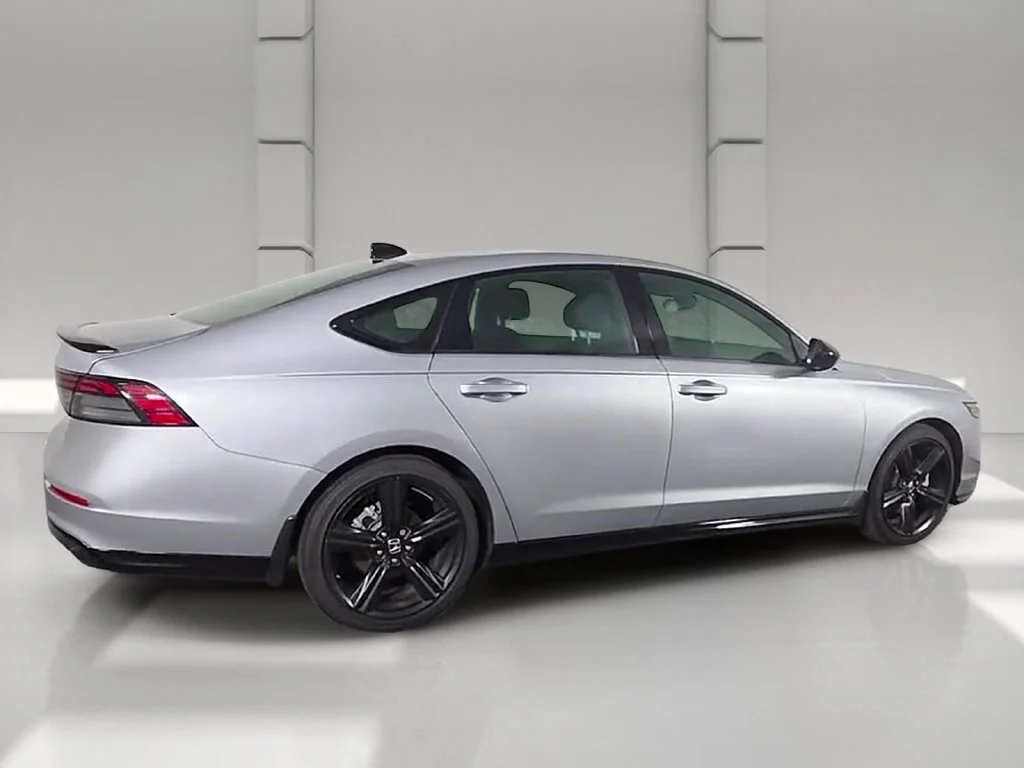 Used 2025 Solar Silver Metallic Honda Sport-L image 40