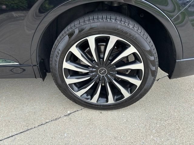 Used 2020 Infinite Black Metallic Lincoln Black Label Grand Touring image 11