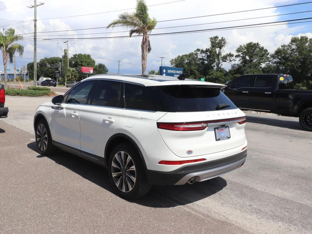 Used 2022 White Lincoln Reserve image 10