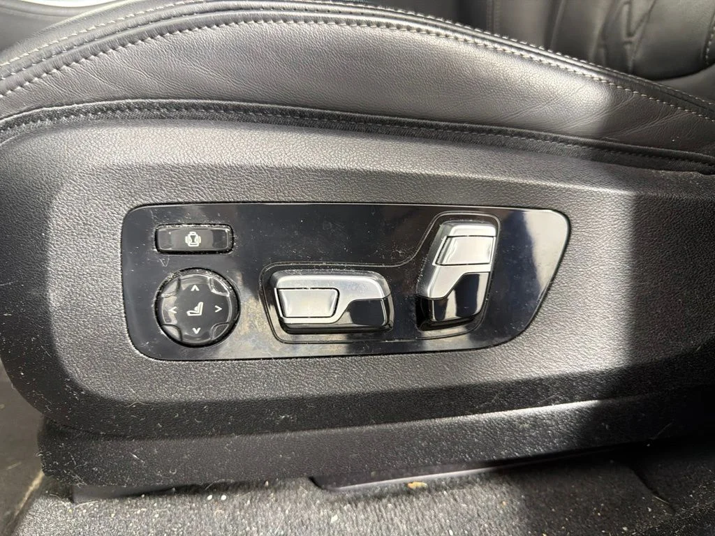 Certified Used 2024 White BMW xDrive40i image 24