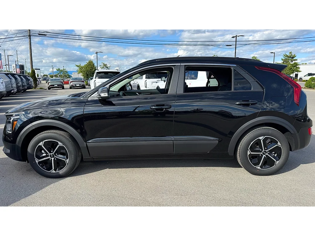 New 2026 Blk Kia LX image 28