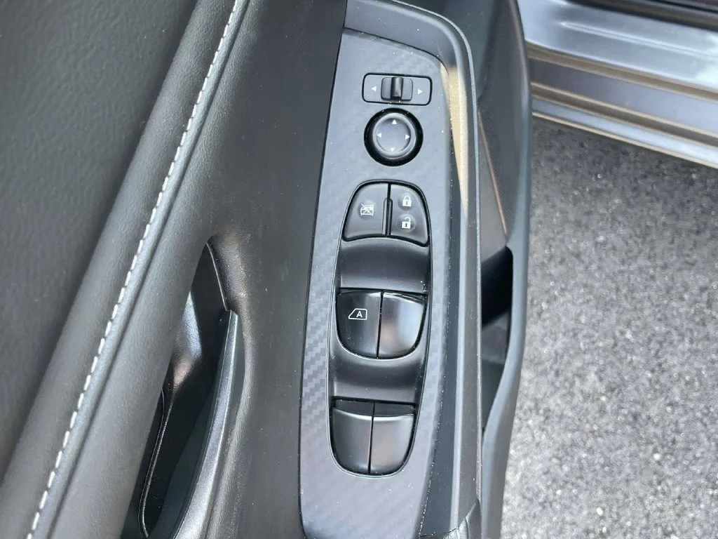 Used 2025 Gray Nissan S image 16