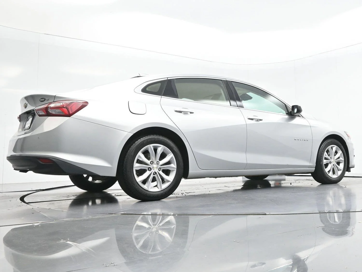 Used 2020 Silver Ice Metallic Chevrolet LT image 47