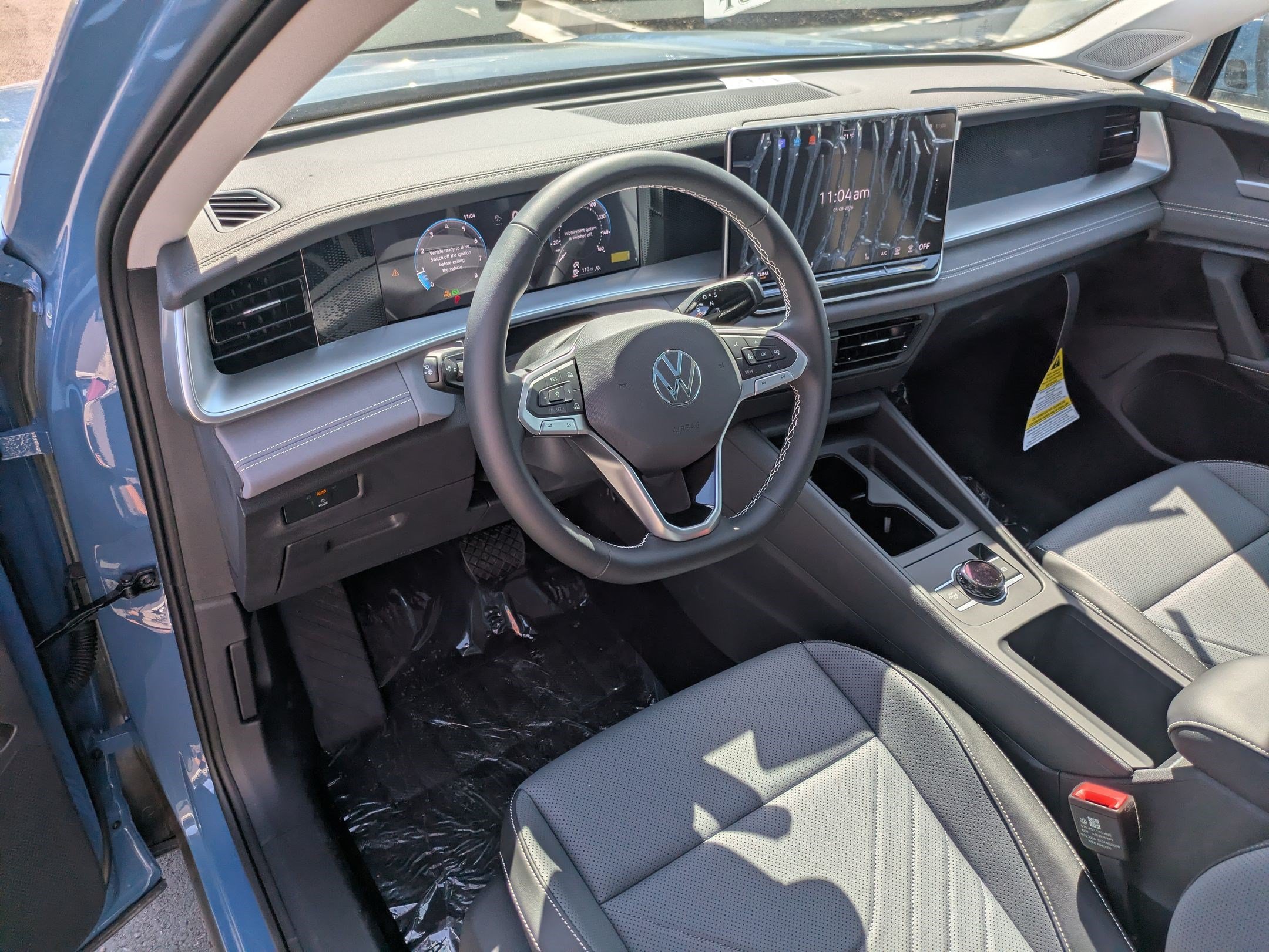 New 2026 Monterey Blue Pearl Volkswagen SE image 10