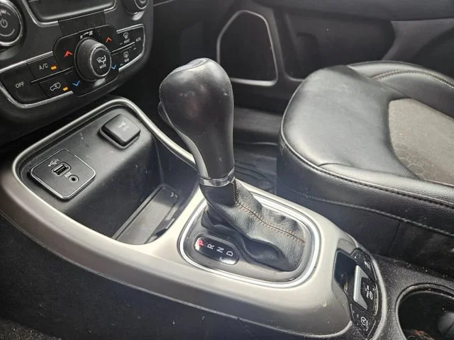 Used 2021 Blue Jeep Latitude image 21