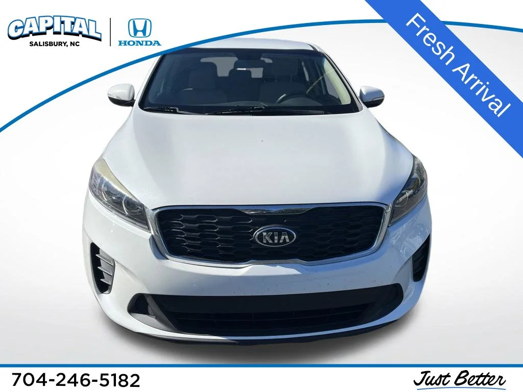 Used 2019 Snow White Pearl Kia LX image 1