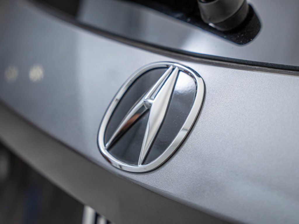 Used 2024 Liquid Carbon Metallic Acura Technology image 18