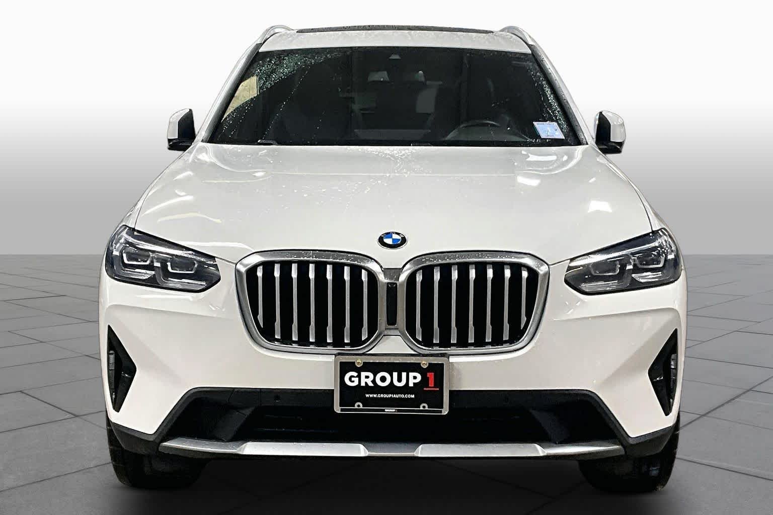Used 2022 Alpine White BMW xDrive30i image 4