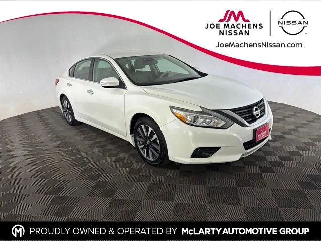 Used 2016 White Nissan 2.5 SL image 1