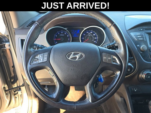 Used 2014 Gray Hyundai SE image 10