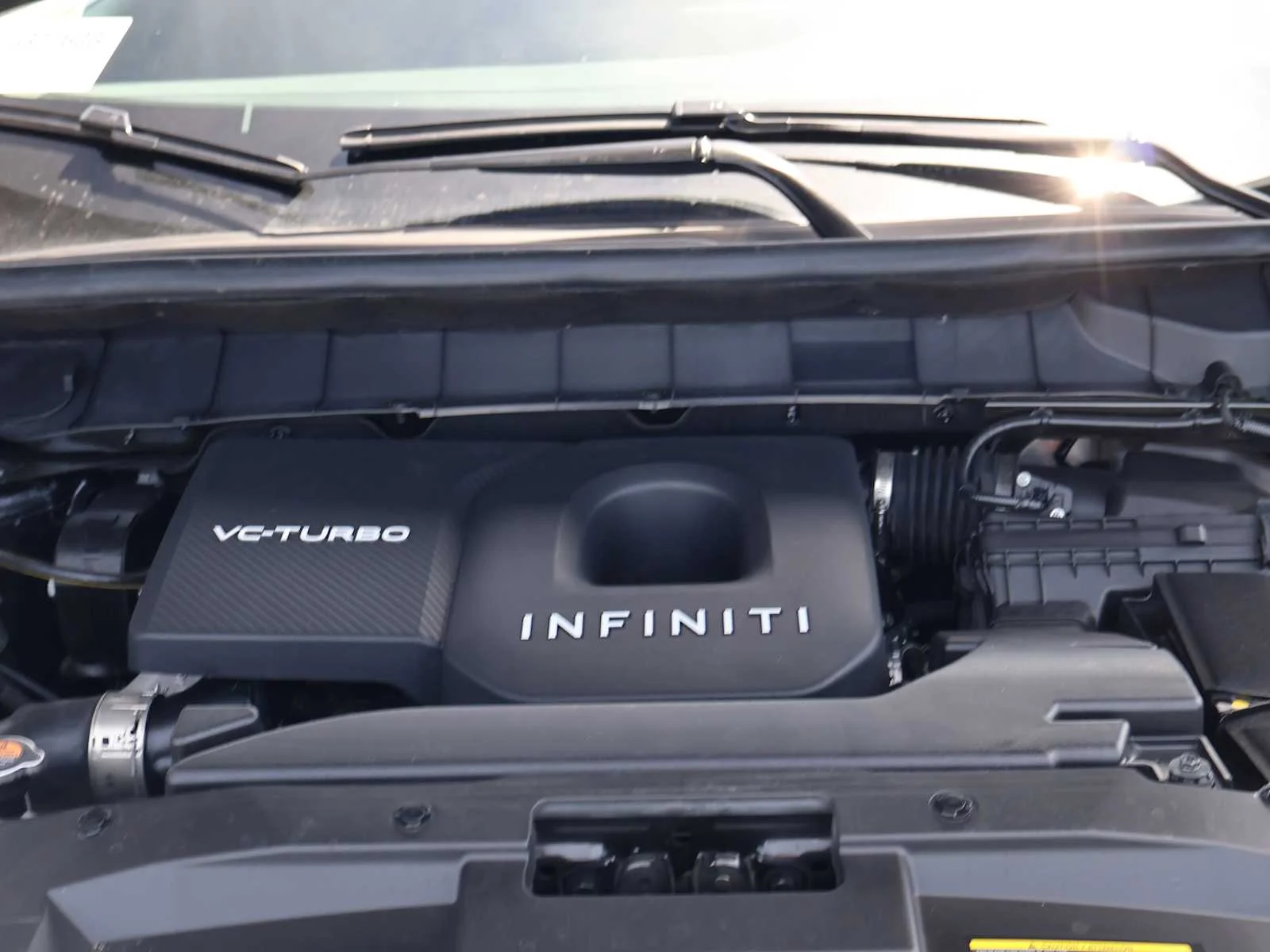 Certified Used 2025 Mineral Black INFINITI LUXE image 13