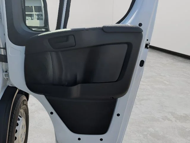Used 2025 White Ram Base image 43