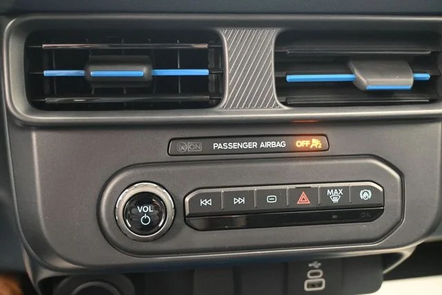 New 2026 Azure Gray Metallic Tri-Coat Ford XLT image 12