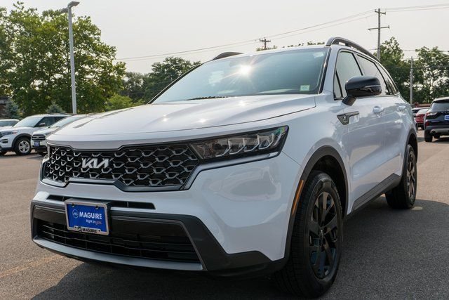Used 2023 White Kia X-Line S image 2