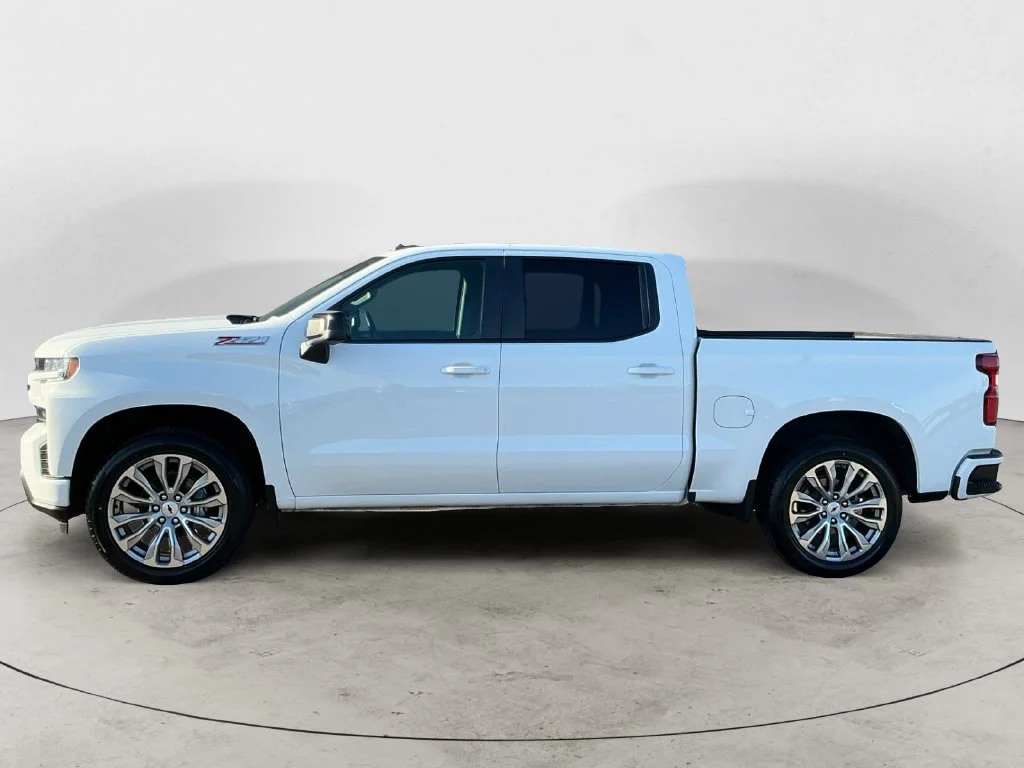 Used 2021 SUMMIT WHITE Chevrolet RST image 12