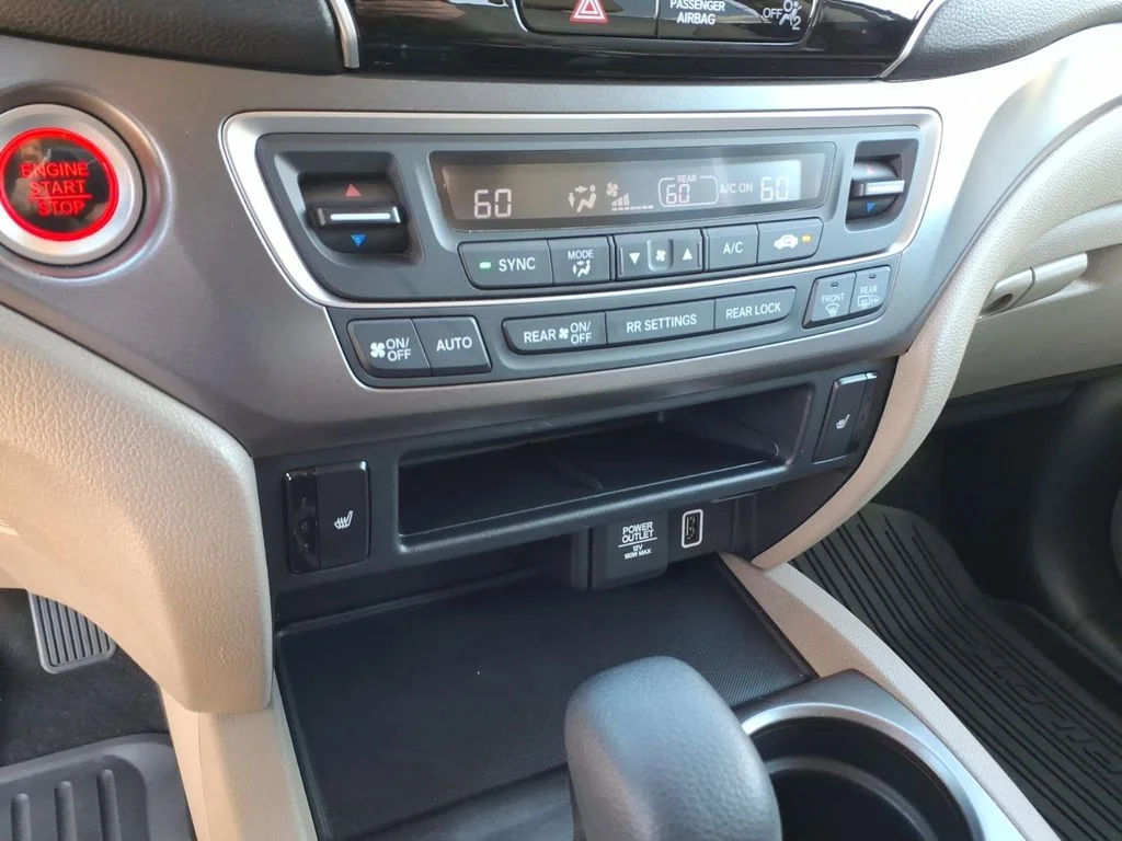 Used 2020 Silver Honda EX-L image 22