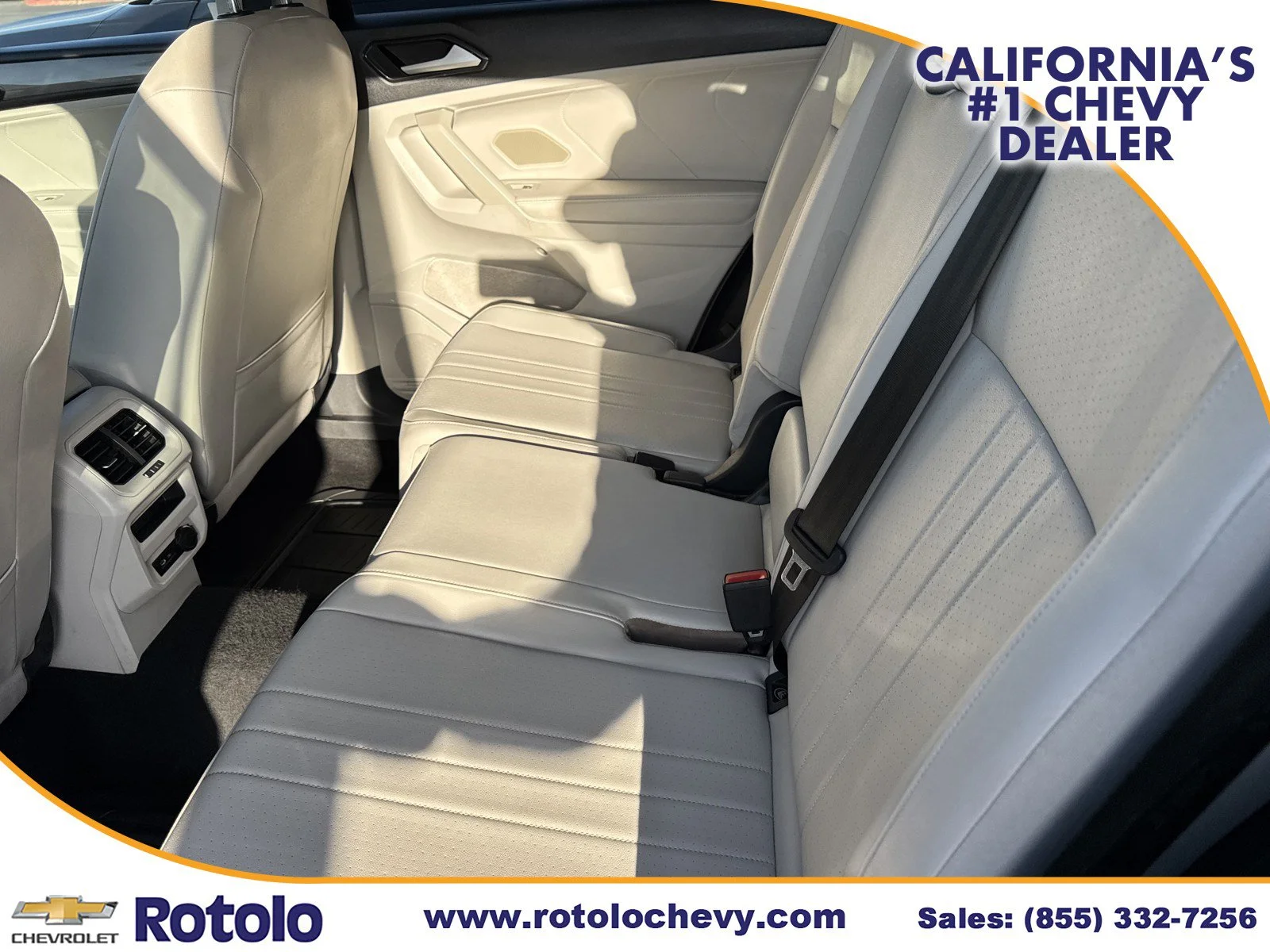 Used 2022 Blue Volkswagen SE image 12