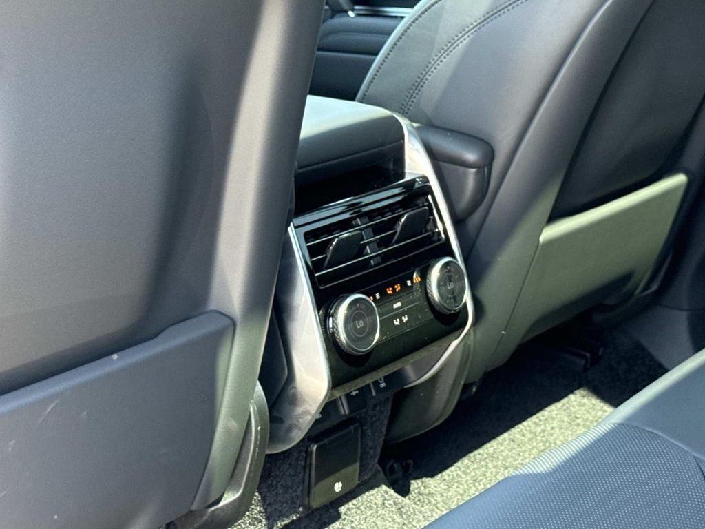 New 2026 Carpathian Grey Land Rover SE image 17