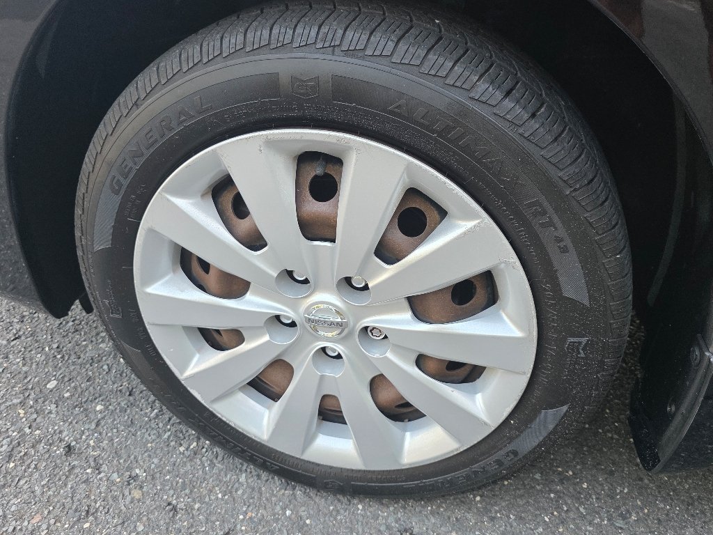 Used 2016 Super Black Nissan S image 28
