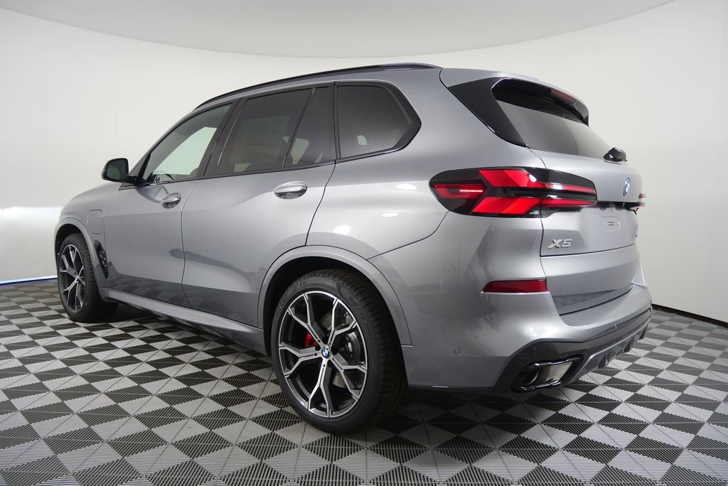 Used 2026 Skyscraper Grey Metallic BMW xDrive50e image 5