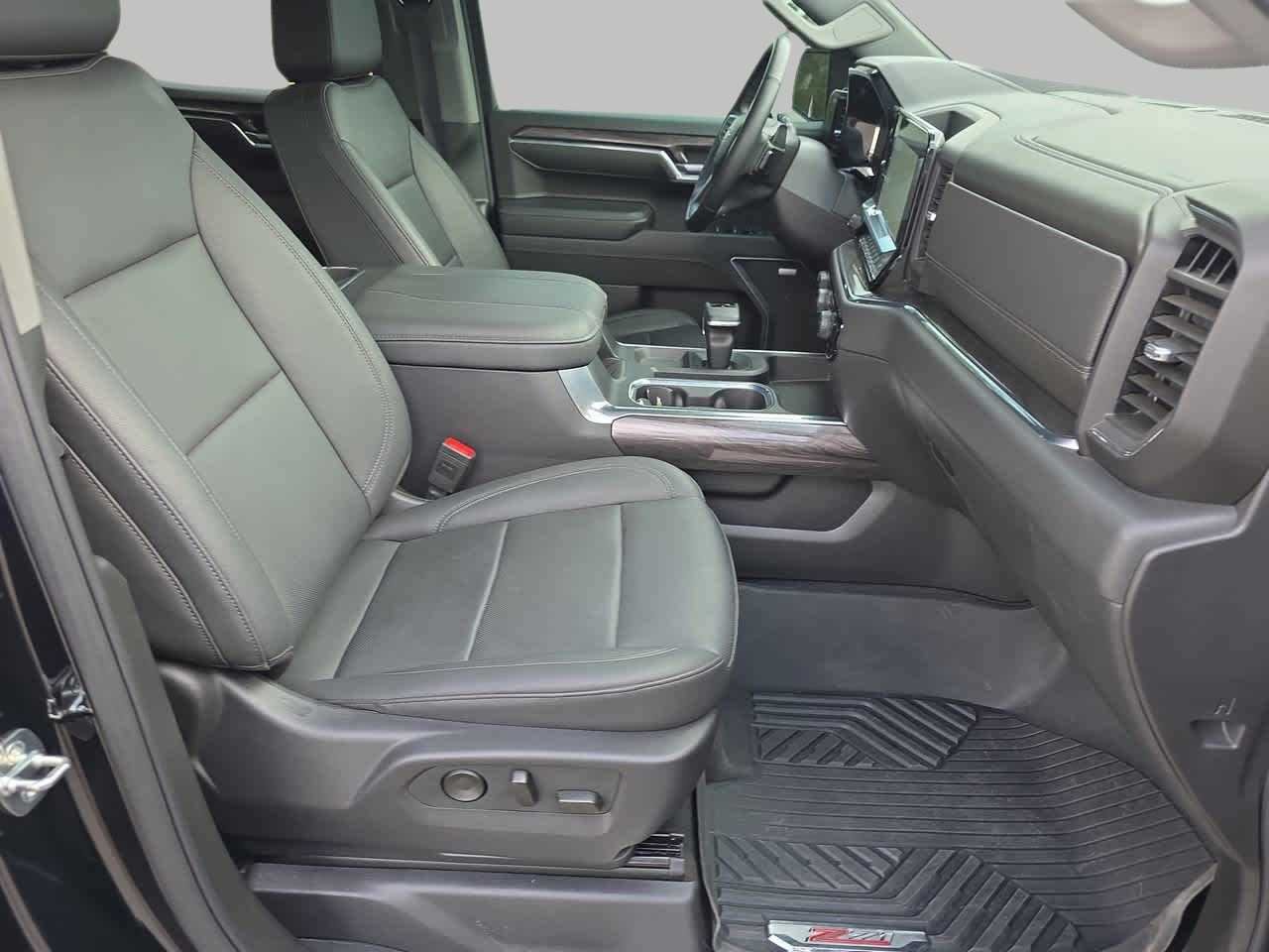 2024 Chevrolet Silverado 1500 LTZ - Photo 10