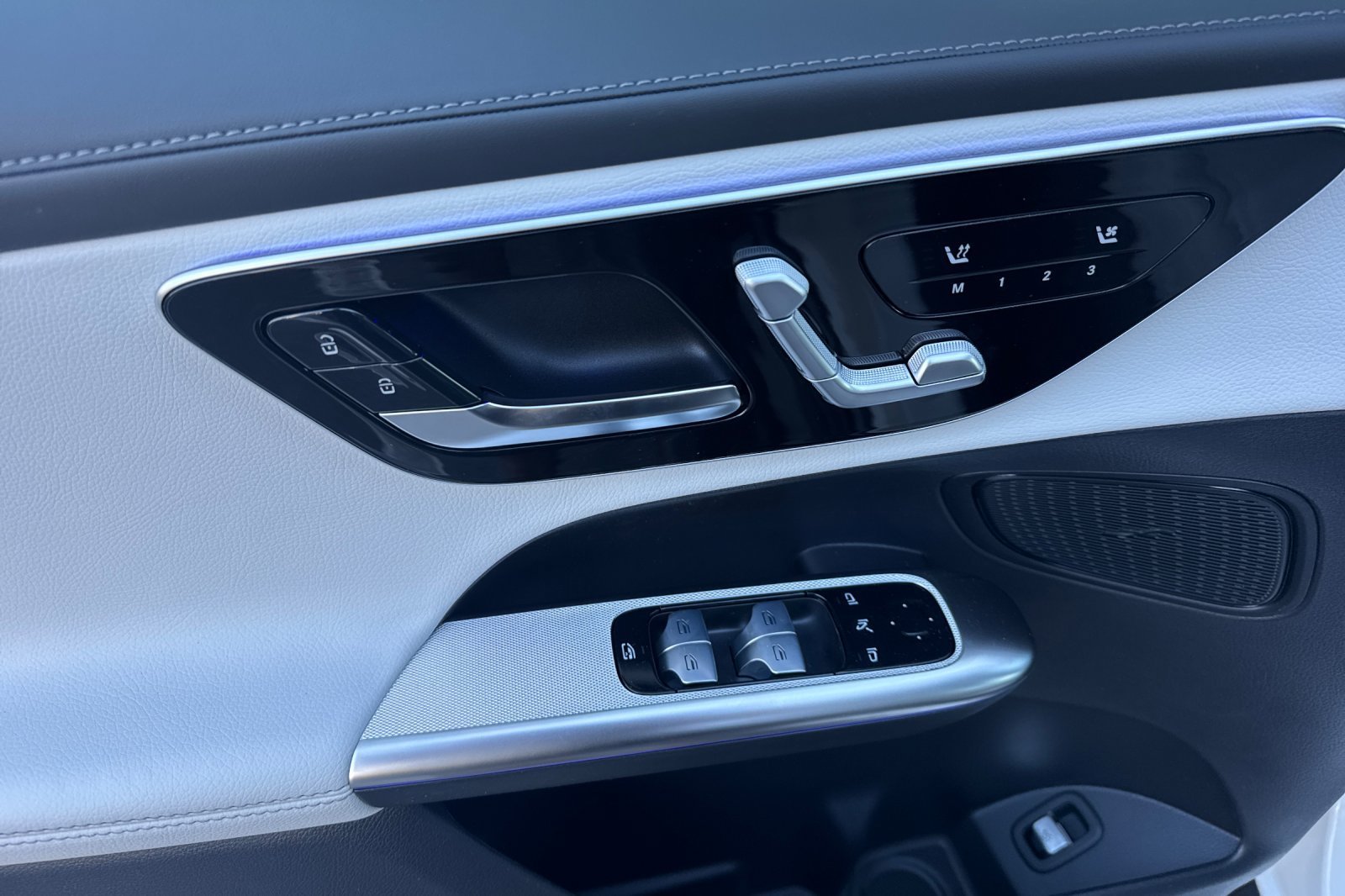 New 2027 Polar White Mercedes-Benz GLC 300 Coupe image 25