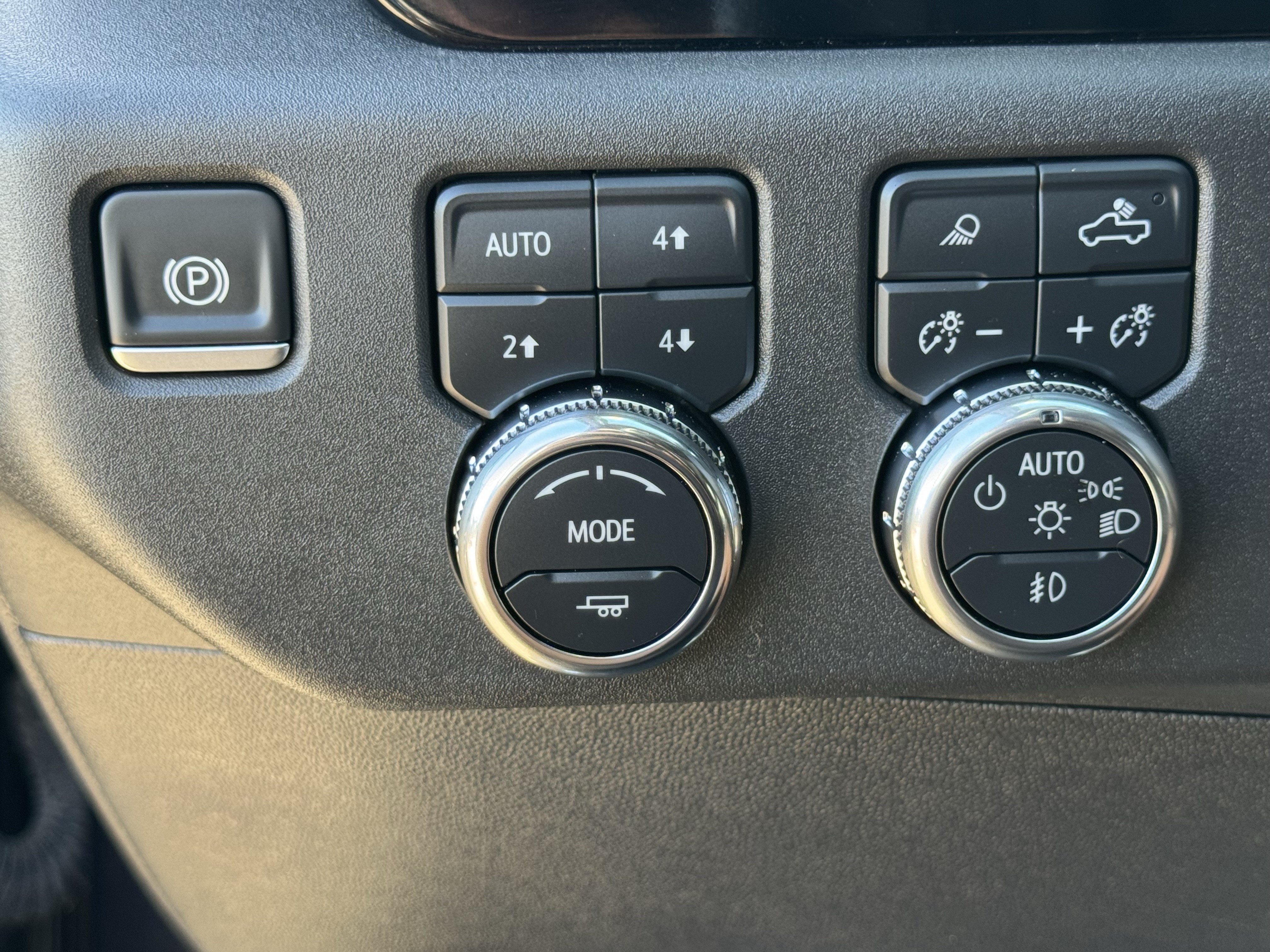 Used 2025 Titanium Rush Metallic GMC Elevation image 20