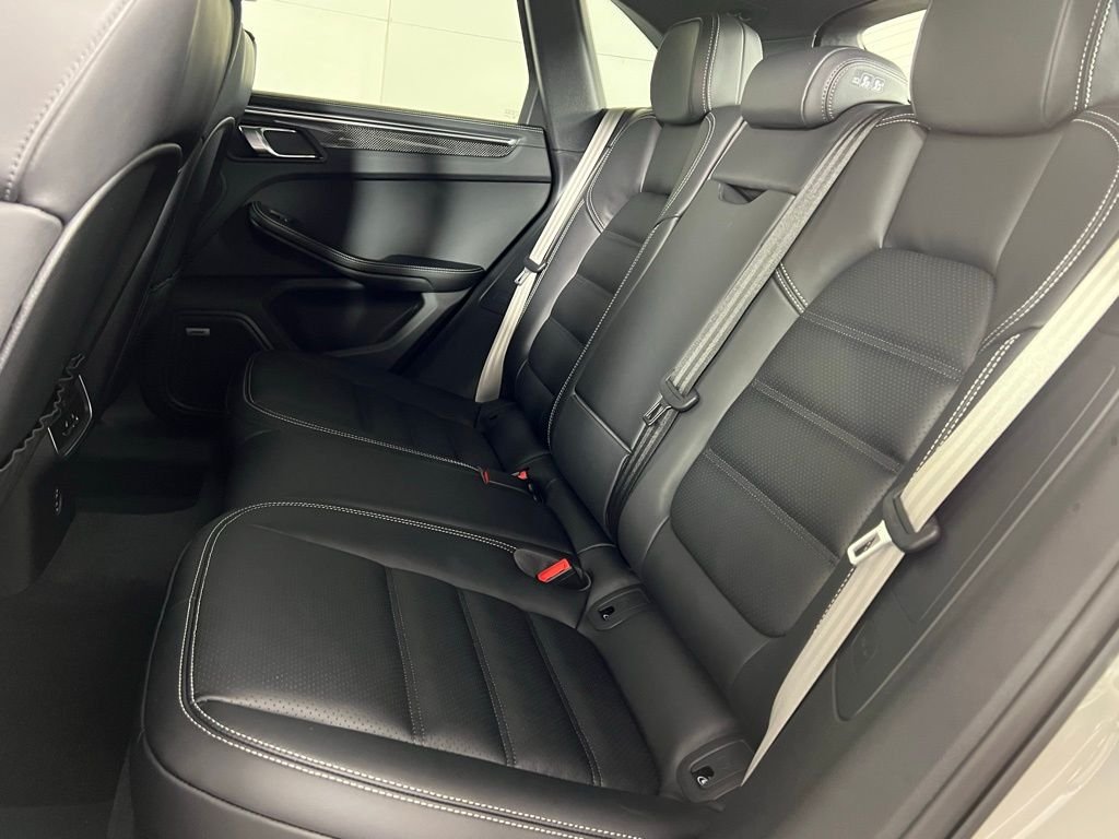 2026 Porsche Macan S - Photo 24