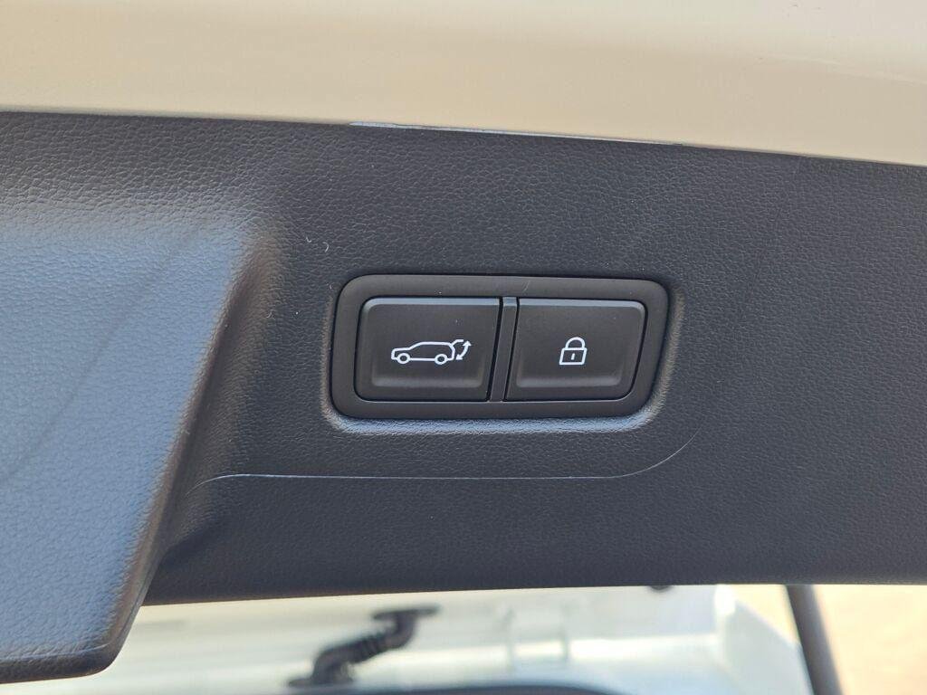 New 2026 White Hyundai Limited AWD image 18