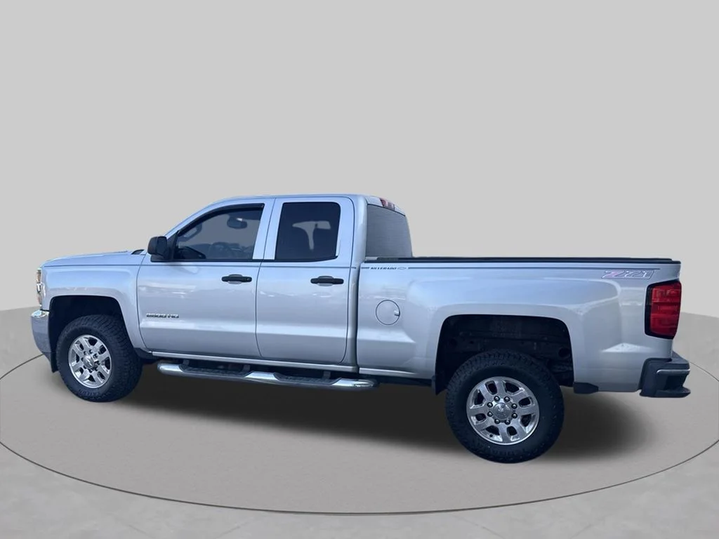 Used 2015 Silver Chevrolet LT image 4