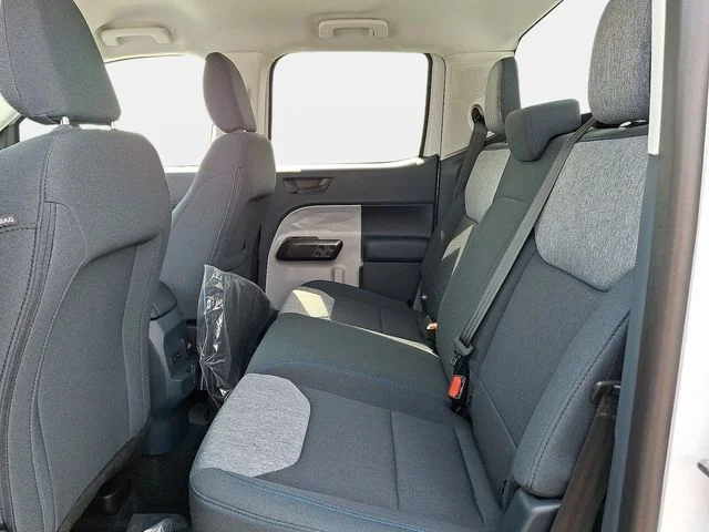 New 2026 Oxford White Ford XLT image 7