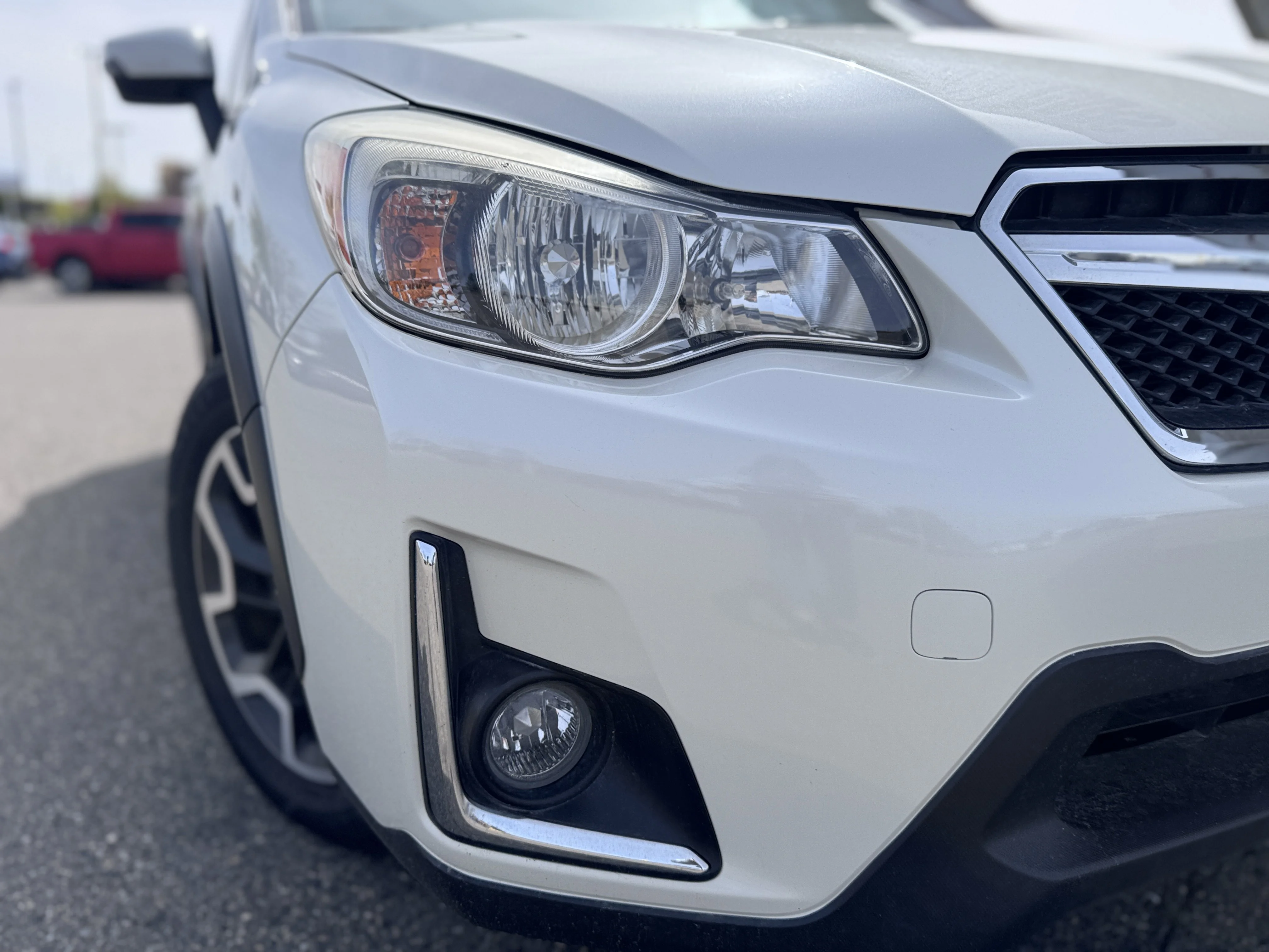 Used 2017 Crystal White Pearl Subaru Limited image 47